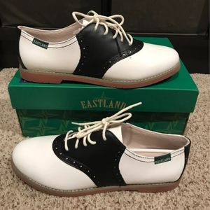 Saddle shoes women's 9.5
